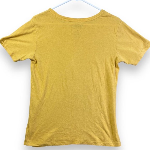 2016 Pokemon Pikachu T-Shirt Men's Size Small Yellow - Picture 6 of 6